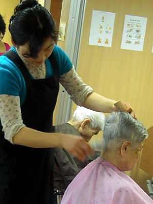 4월 어르신들 이미용