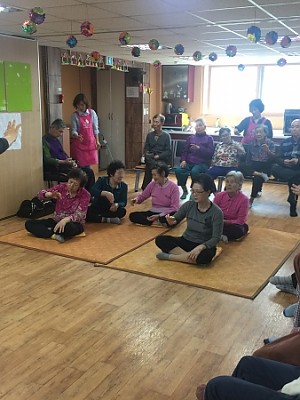 웃음치료 프로그램 활동