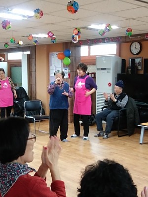 새로오신 김덕주 어르신 환영합니다